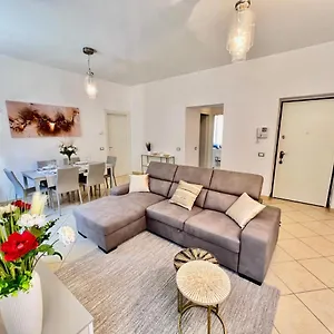 Apartment Divina Luxury With Jacuzzi Near The 