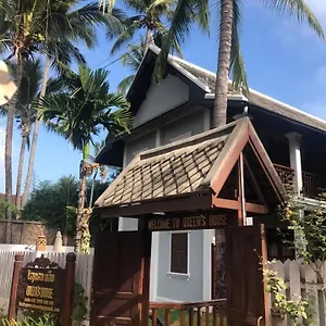 https://queens-house.hotelsluangprabang.com